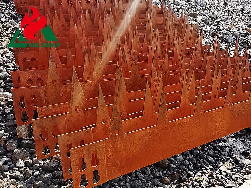 Hand-forged corten steel edging Factory France